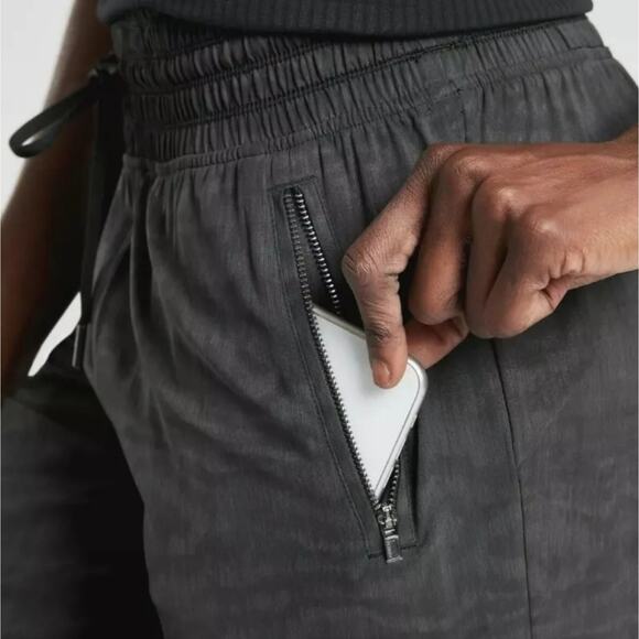 Athleta Camden Printed Joggers in Black Moire - Picture 3 of 10